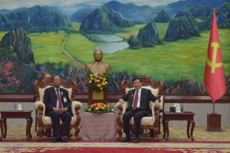Secretary General Thongloun Sisoulith Receives Vice President of the Cambodian People’s Party